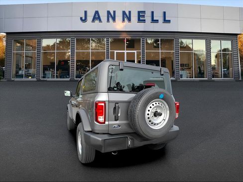 New 2025 Ford Bronco 2-Door image 3