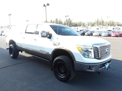 Used 2018 Nissan Titan Platinum Reserve w/ Platinum Utility Package AWD/4WD image 7
