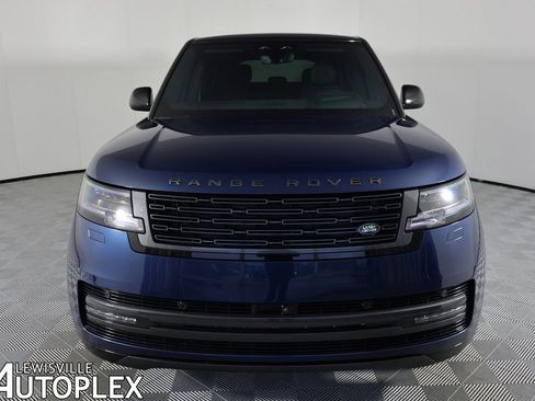 Used 2025 Land Rover Range Rover SE image 2