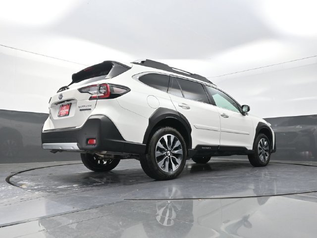 Used 2025 Subaru Outback Touring XT AWD/4WD image 37