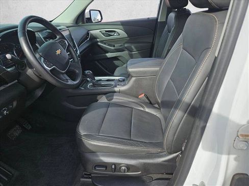Used 2020 Chevrolet Traverse LT w/ Driver Confidence II Package image 12