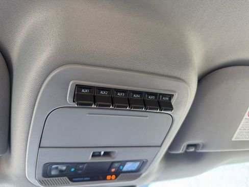 New 2026 Ford F250 XLT w/ XLT Premium Package AWD/4WD image 17