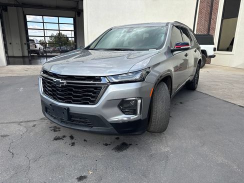 Used 2023 Chevrolet Traverse Premier w/ Redline Edition FWD image 4