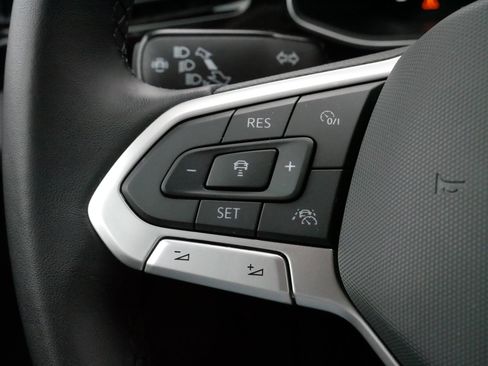 Certified 2025 Volkswagen Jetta SE image 25