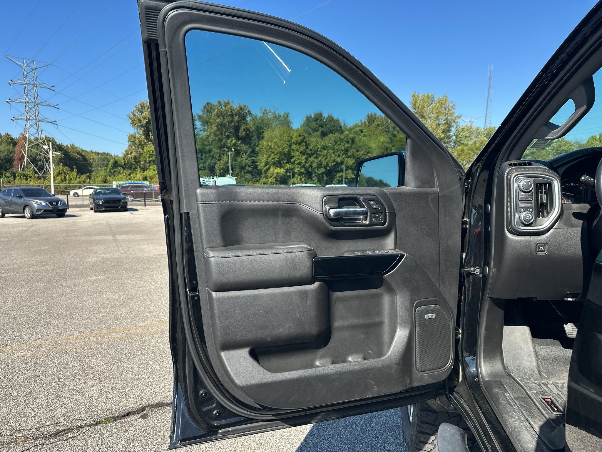 Used 2019 GMC Sierra 1500 SLT w/ SLT Premium Plus Package AWD/4WD image 23