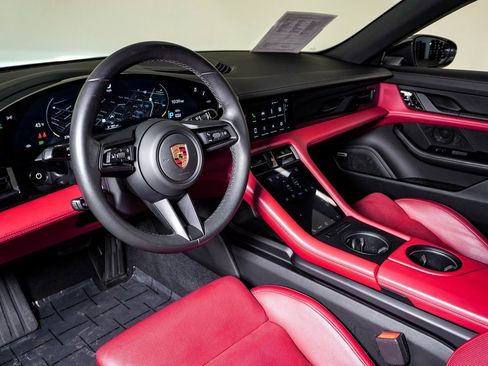 Used 2020 Porsche Taycan 4S image 19