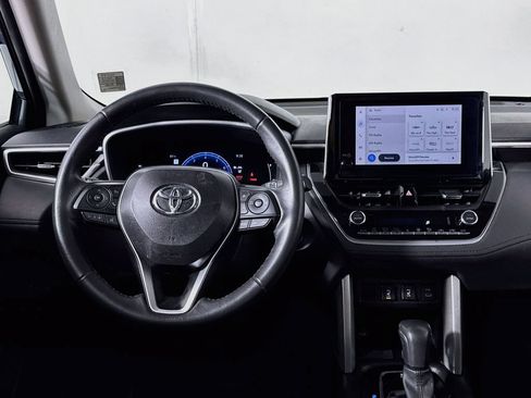 Used 2024 Toyota Corolla Cross XLE AWD/4WD image 16