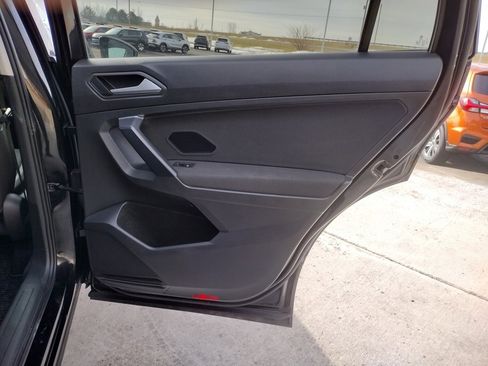 Used 2021 Volkswagen Tiguan S image 22