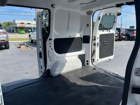 Used 2020 Nissan NV200 SV w/ Sliding Glass Door Package image 25