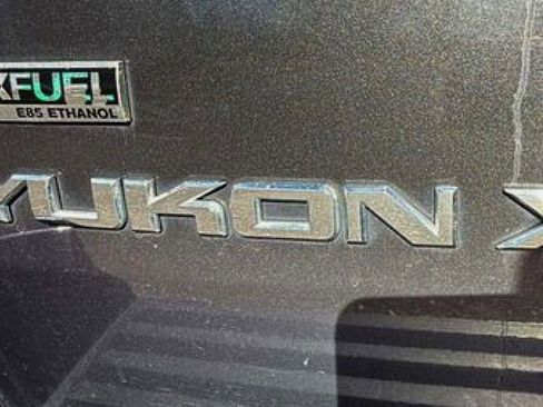 Used 2011 GMC Yukon Denali image 19