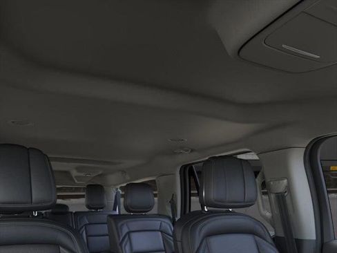 New 2026 Lincoln Navigator L Premier AWD/4WD image 21