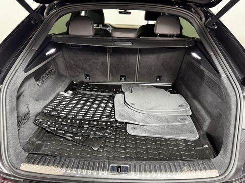 Used 2019 Audi Q8 Premium w/ Convenience Package image 8