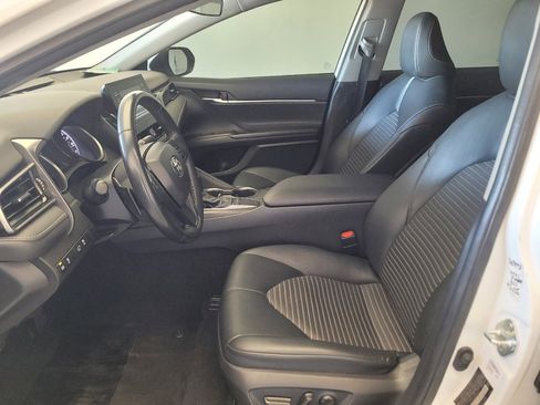 Used 2022 Toyota Camry SE image 17