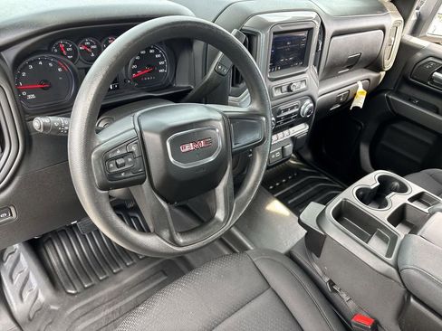 Used 2024 GMC Sierra 2500 Pro w/ Convenience Package image 10