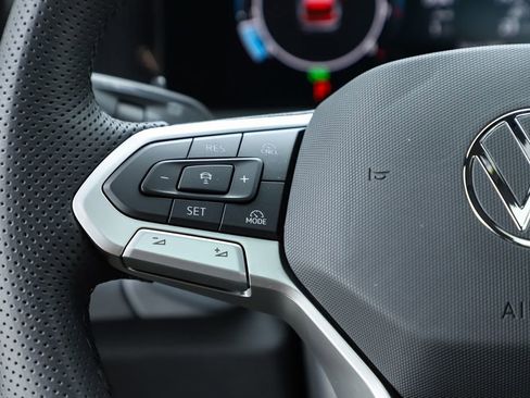 New 2026 Volkswagen Tiguan SE R-Line image 60