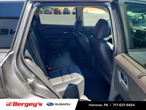 Used 2023 Nissan Rogue SV w/ SV Premium Package AWD/4WD image 11