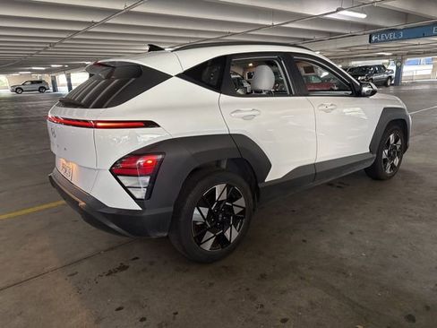 Used 2025 Hyundai Kona SEL image 3