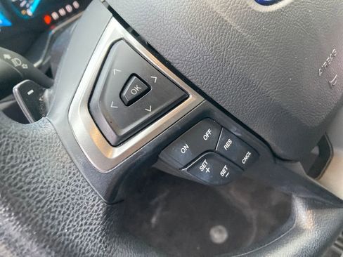 Used 2017 Ford Fusion SE w/ Fusion SE Technology Package image 42