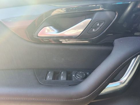 Used 2023 Chevrolet Blazer Premier image 20