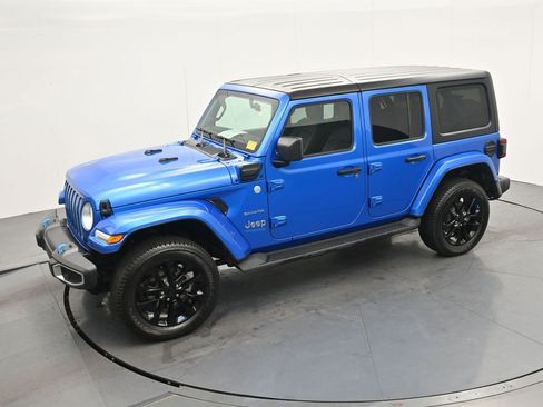 Used 2022 Jeep Wrangler Unlimited Sahara AWD/4WD image 17