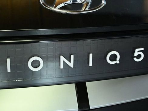 Used 2024 Hyundai Ioniq 5 SEL RWD image 12