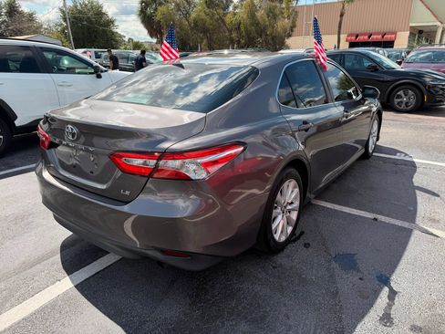 Used 2018 Toyota Camry LE w/ Moonroof Package FWD image 4