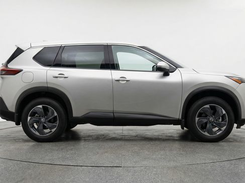 Used 2025 Nissan Rogue SV AWD/4WD image 11