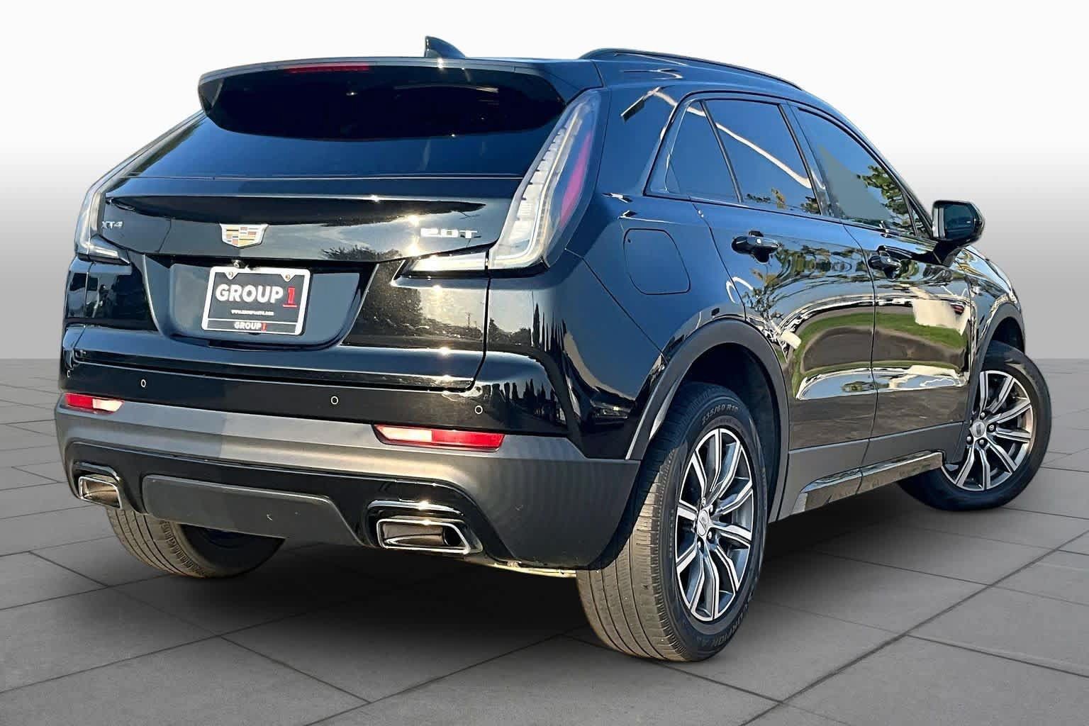 Used 2019 Cadillac XT4 Sport w/ Cold Weather Package FWD image 12