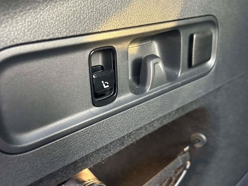 Certified 2025 Mercedes-Benz GLC 300 4MATIC image 11