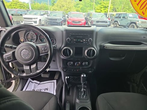 Used 2015 Jeep Wrangler Sport w/ Quick Order Package 24S AWD/4WD image 15