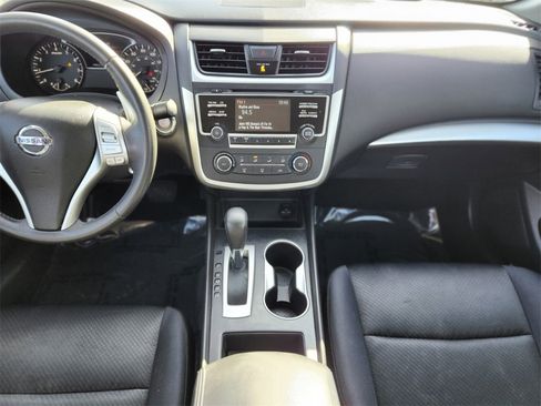 Used 2017 Nissan Altima 2.5 SR image 12