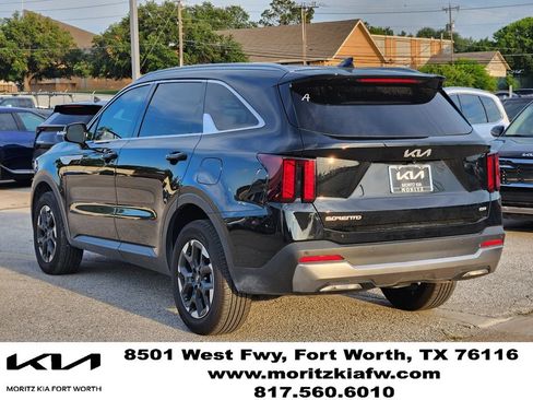 Used 2025 Kia Sorento S AWD/4WD image 4
