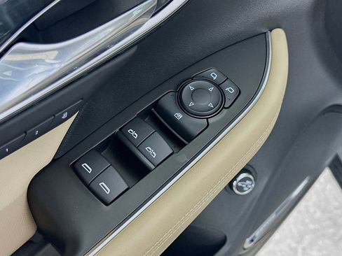 Used 2025 Buick Envision Preferred AWD/4WD image 20