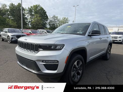 Used 2022 Jeep Grand Cherokee Limited 4xe w/ Luxury Tech Group II AWD/4WD image 1