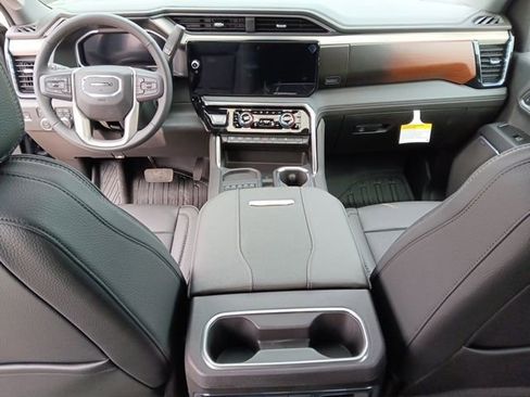 New 2026 GMC Sierra 3500 Denali w/ Denali Reserve Package AWD/4WD image 8