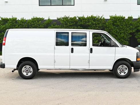 Used 2022 GMC Savana 3500 Extended w/ Driver Convenience Package RWD image 7