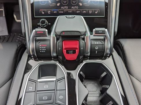 Used 2021 Lamborghini Urus AWD/4WD image 27