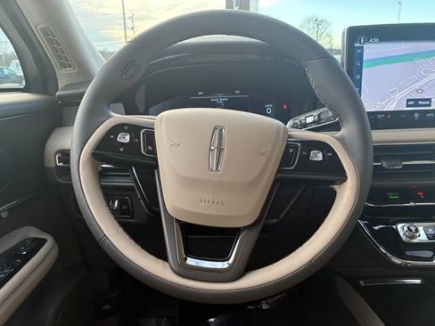 Used 2023 Lincoln Corsair AWD image 23