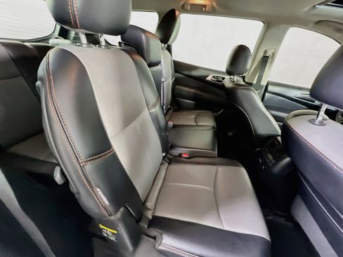 Used 2020 Nissan Pathfinder SL AWD/4WD image 28