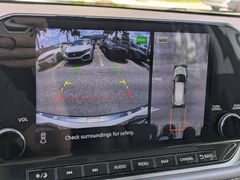 Used 2023 Nissan Rogue SL w/ SL Premium Package image 29