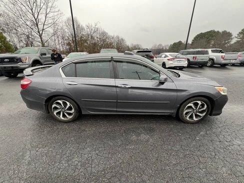 Used 2016 Honda Accord EX image 6