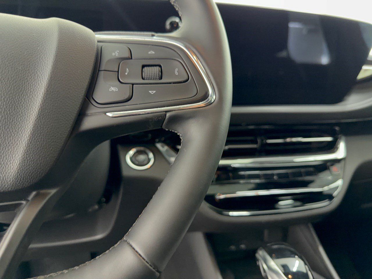 Used 2025 Buick Envista Avenir FWD image 19