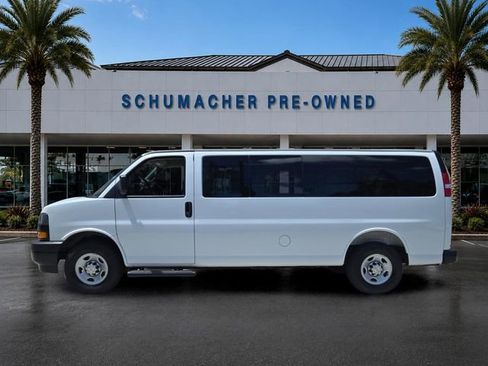 Used 2025 Chevrolet Express 3500 LS RWD image 4