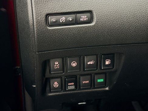 Used 2019 Nissan Rogue SV w/ Premium Package AWD/4WD image 17