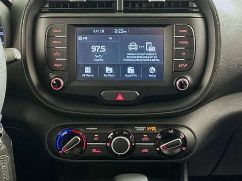 Used 2020 Kia Soul LX FWD image 14