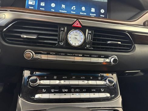 Used 2018 Genesis G90 3.3T Premium RWD image 34