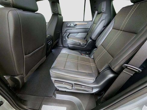 Used 2025 Chevrolet Tahoe High Country AWD/4WD image 27