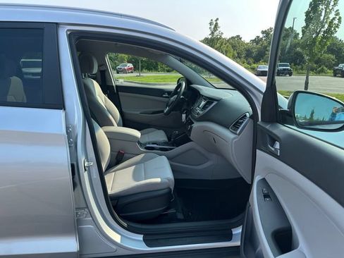 Used 2017 Hyundai Tucson SE w/ SE Popular Package 02 FWD image 19