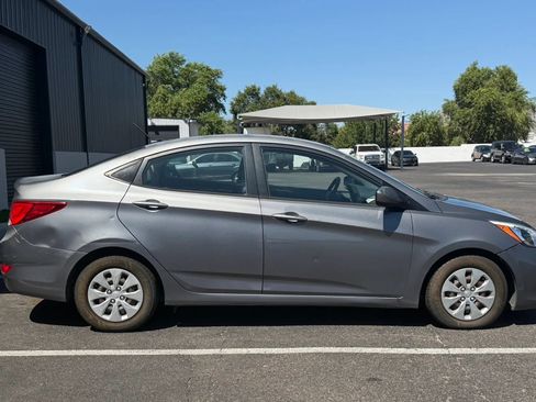 Used 2015 Hyundai Accent GLS FWD image 10