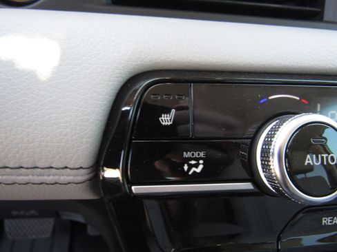 New 2025 Honda Pilot Touring image 22